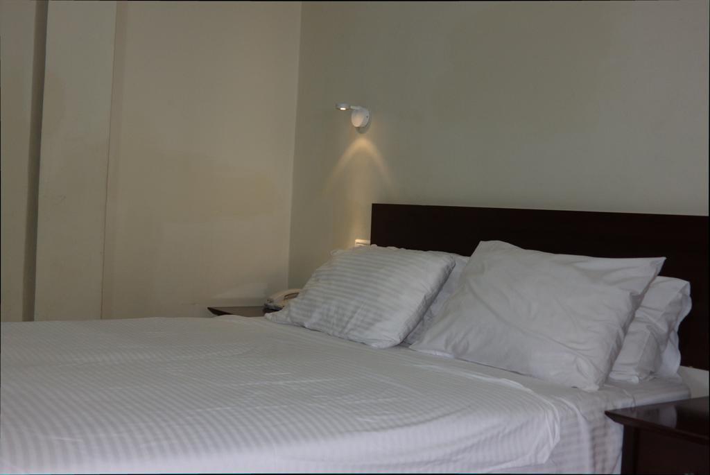 Glatt Eden Hotel ティベリア エクステリア 写真